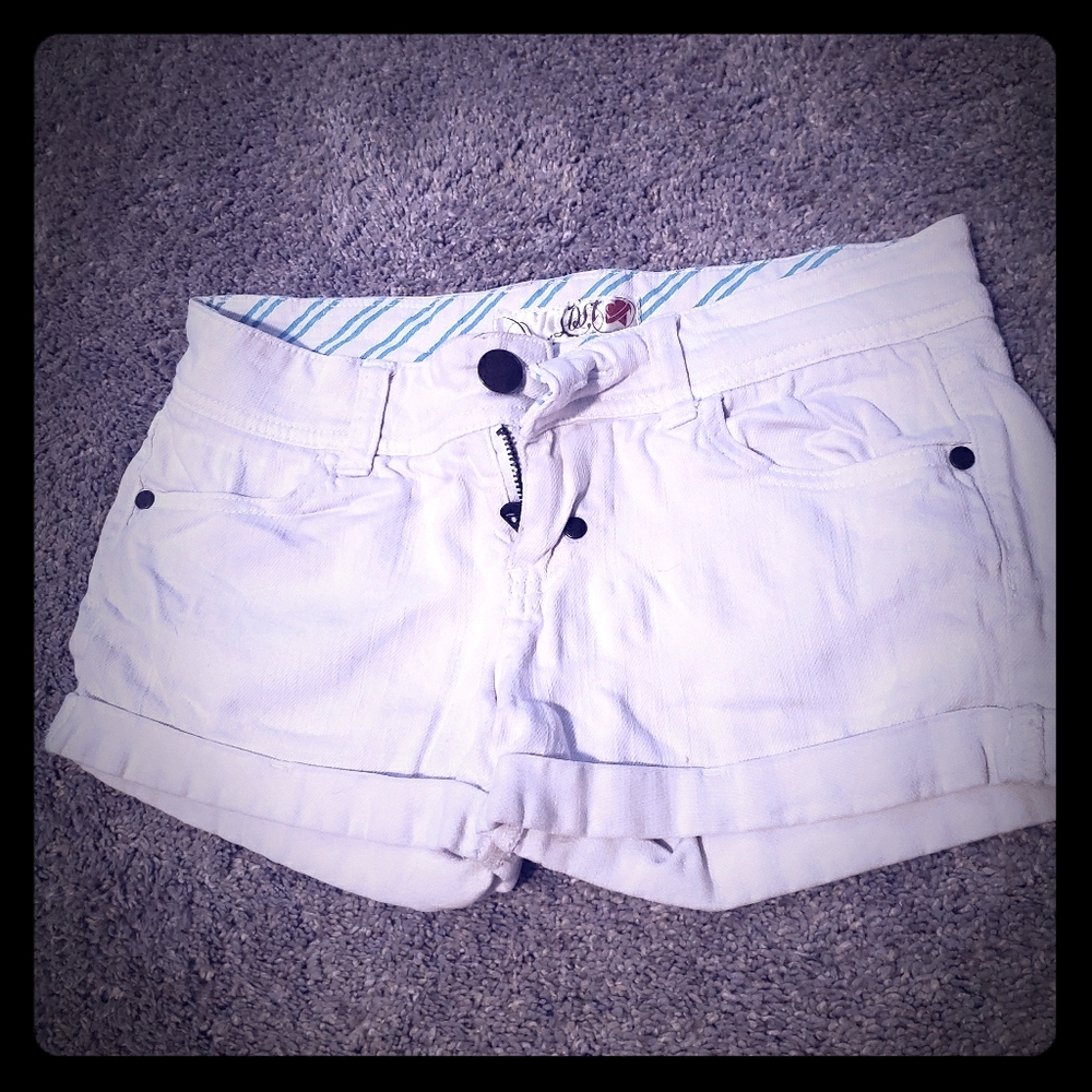 White denim lost shorts